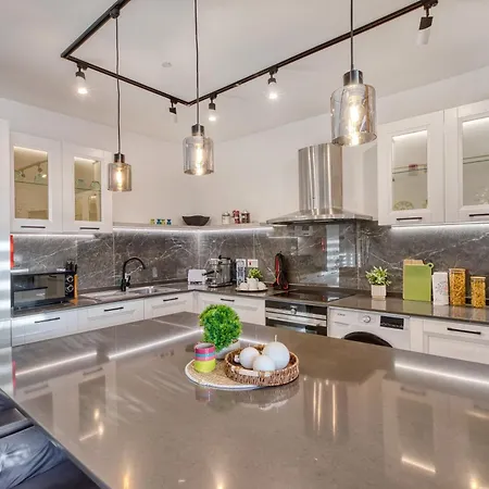 New! Stylish 2br Minutes Walk From Valletta By Sf Homes Pietà