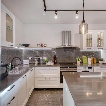 New! Stylish 2br Minutes Walk From Valletta By Sf Homes *